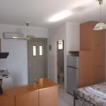 شقة Reggina's Place Vlachata